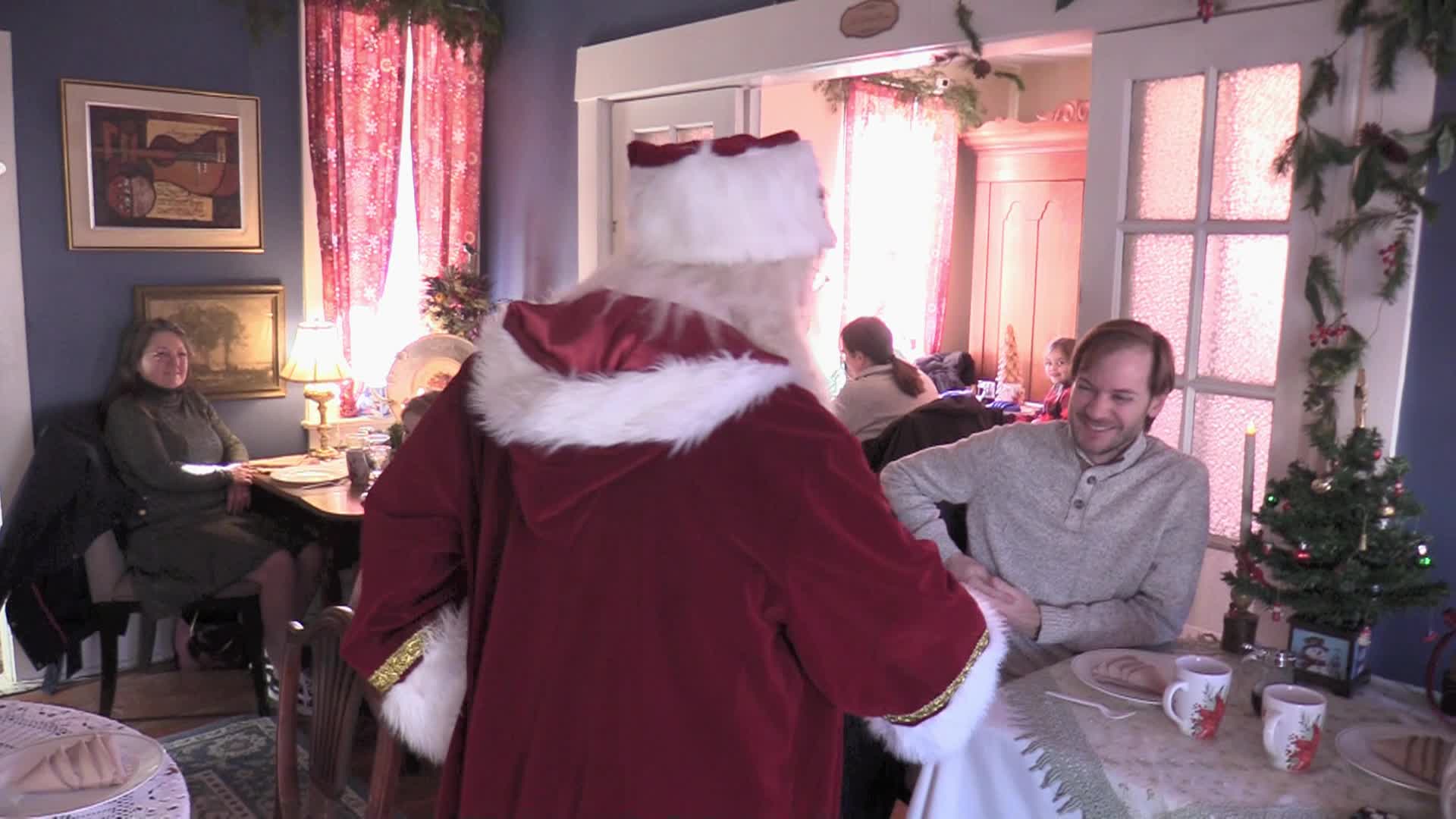 Thumbnail image for QRSTSantaBreakfast